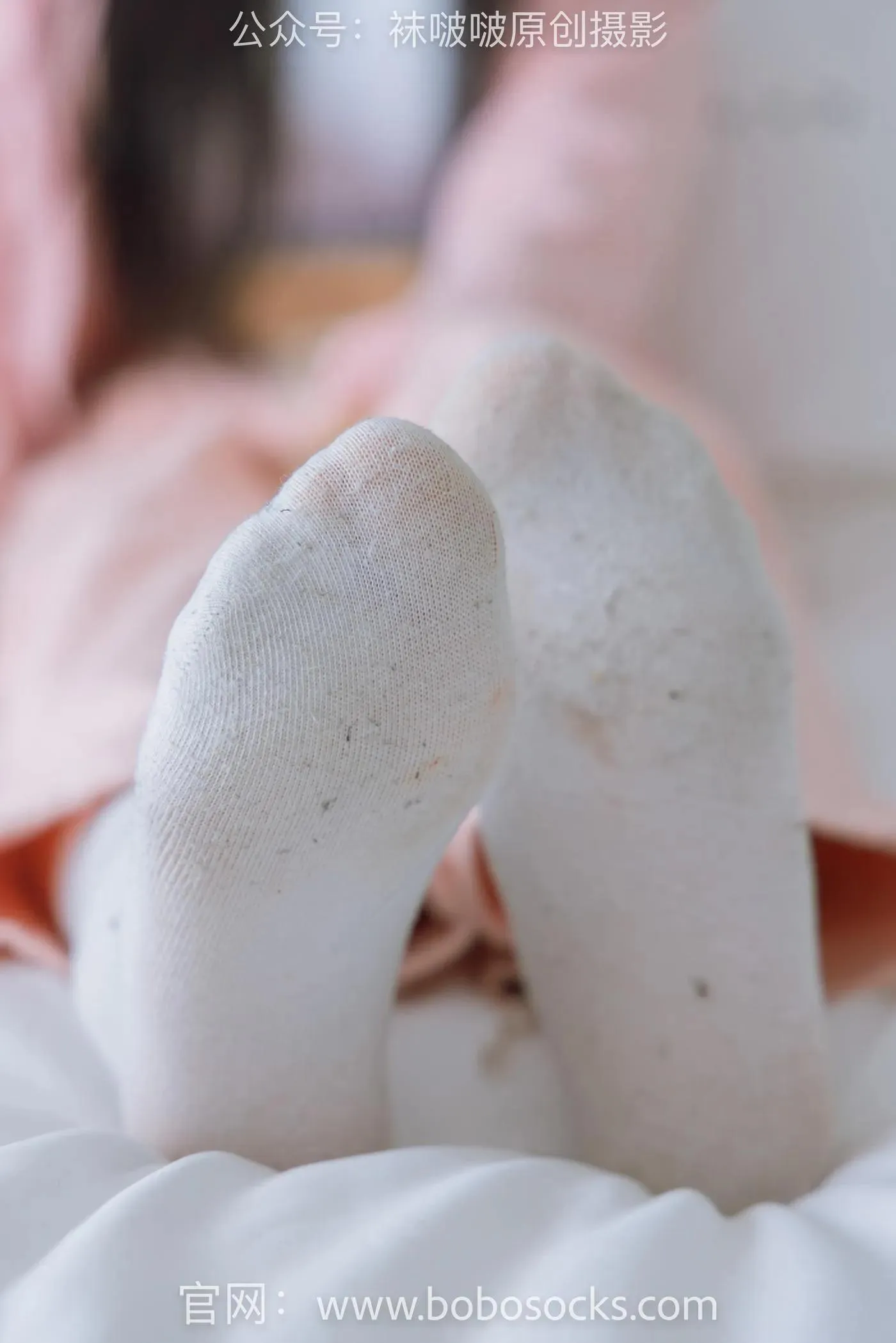 [BoBoSocks袜啵啵]NO.141 周周-运动鞋、白棉袜、裸足 [140P]插图5